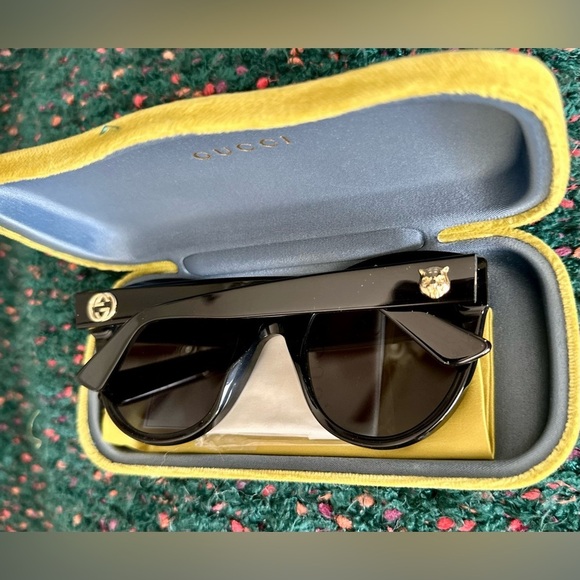 Gucci Cat Eye Sunglasses Black Gold Logo 52mm NWT Rare Colorway main image 6